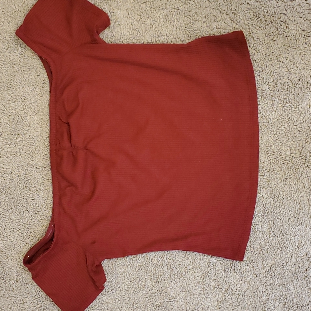 Women's maroon crop top